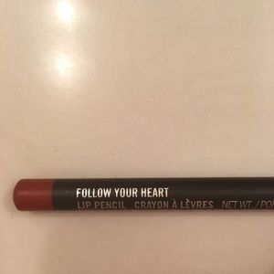 Mac lip liner in follow your heart